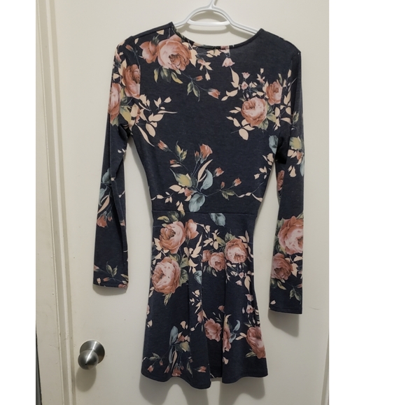 Ayla dress - Picture 2 of 3